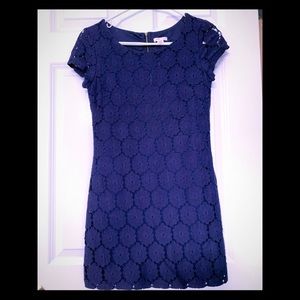 Navy blue dress / mid thigh